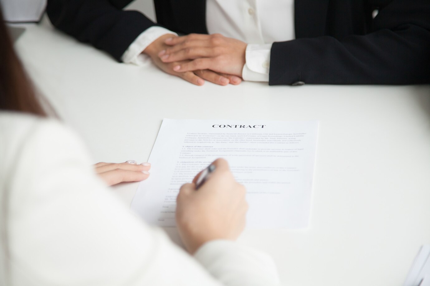 Do wills need to be filed with a government entity in Florida?