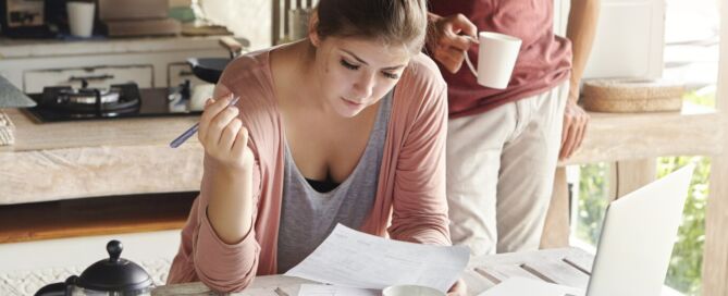 What property does not pass under a will in Oklahoma?