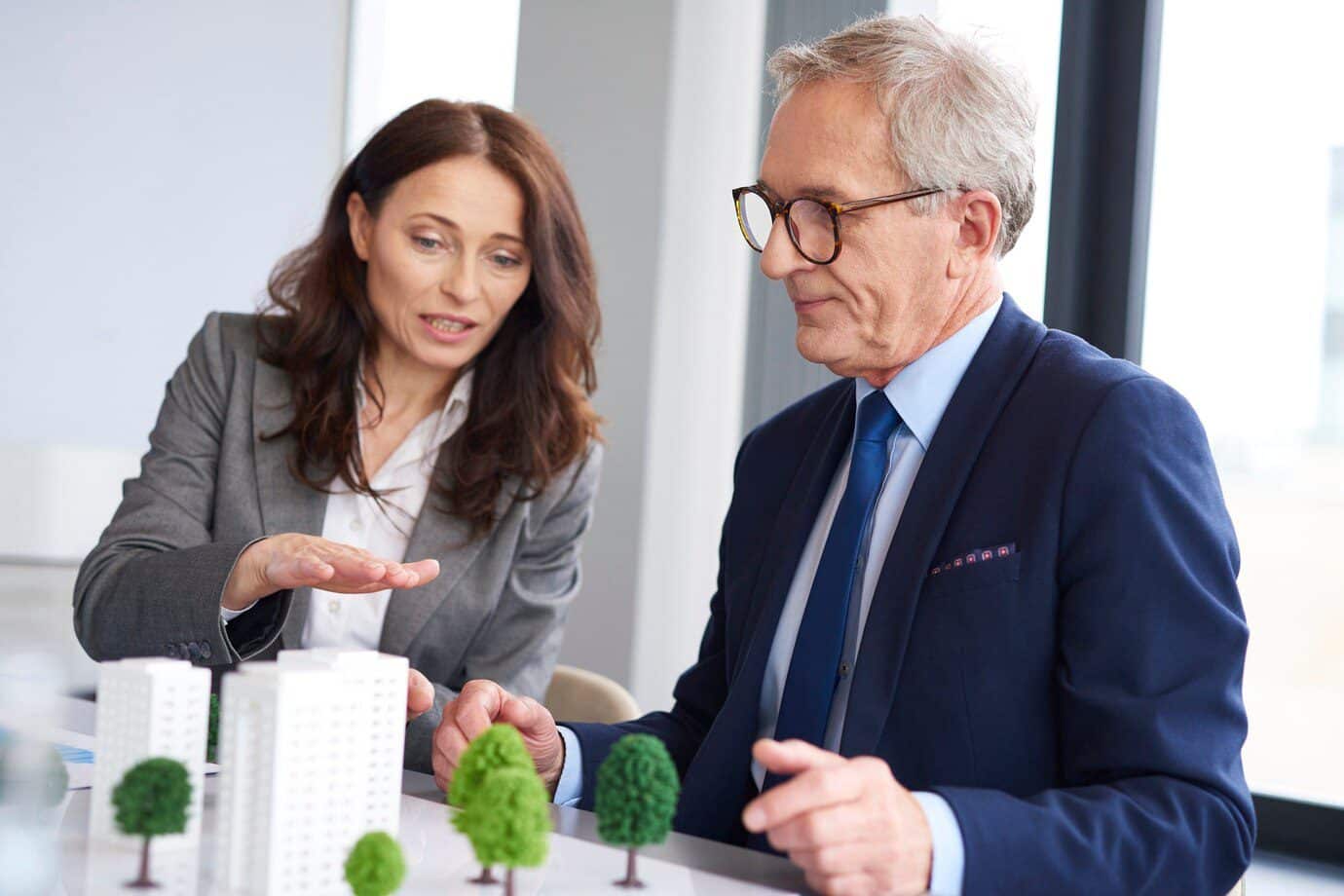 https://buriedinwork.com/articles/sustainable-start-how-shopping-estate-sales-can-benefit-start-up-companies/